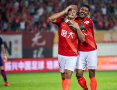 关于恒大迎战富力，胜利稳住积分榜首位置的信息
